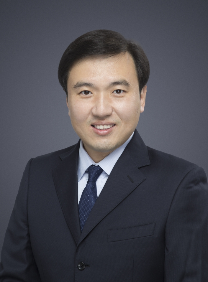 杨毅.png